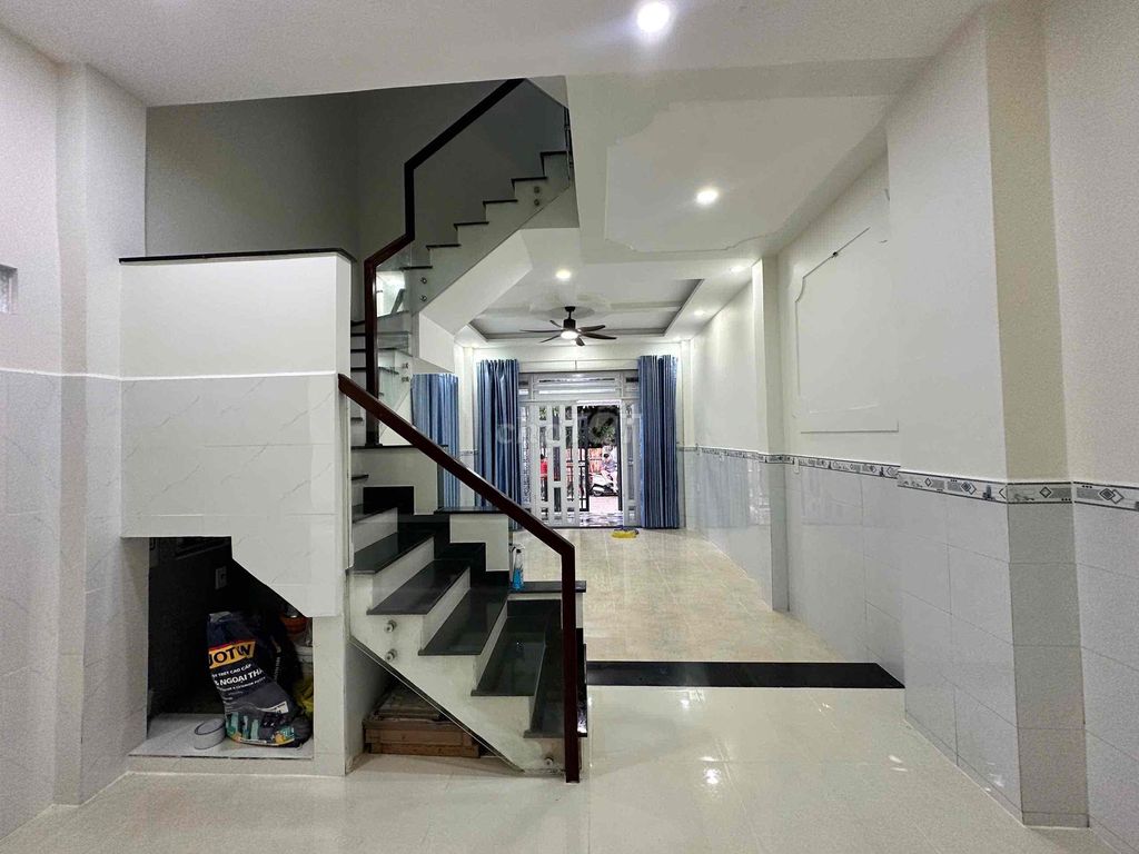 Rent refrigerator 41 District 12 area 60 meters at 9 million a month in an alley