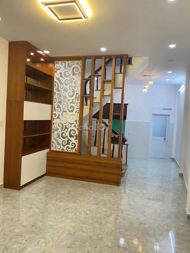 Rent a Hoàng Văn Thụ 4 x 9 meters 1 .2-story bedroom - 15 million.