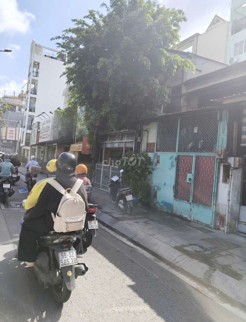 Rent the cash-backed cash-up- Nguyễn Tri Phương, 070 7, 5-3 x11-4 rooms.