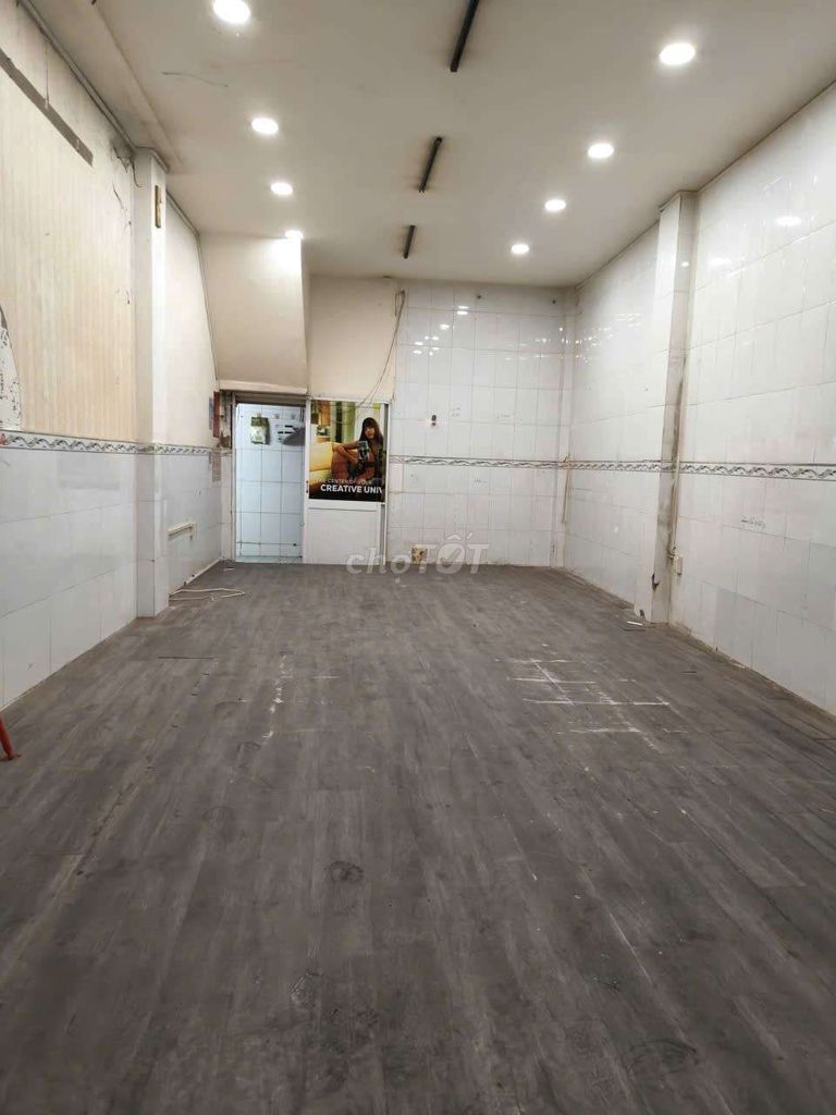 Rent the cash-backed cash-up- Nguyễn Tri Phương, 070 7, 5-3 x11-4 rooms.