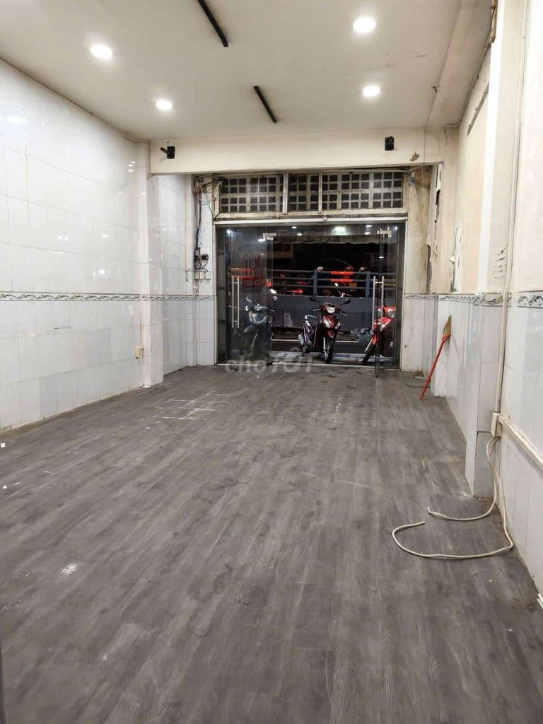 Rent the cash-backed cash-up- Nguyễn Tri Phương, 070 7, 5-3 x11-4 rooms.