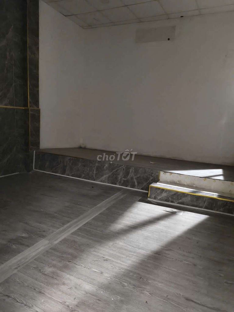 Rent the cash-backed cash-up- Nguyễn Tri Phương, 070 7, 5-3 x11-4 rooms.