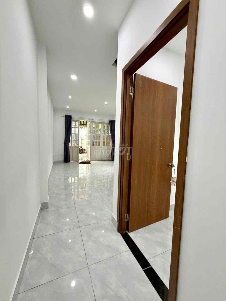 The two floors are super good. 120 meters. The history is only 13 million a month.