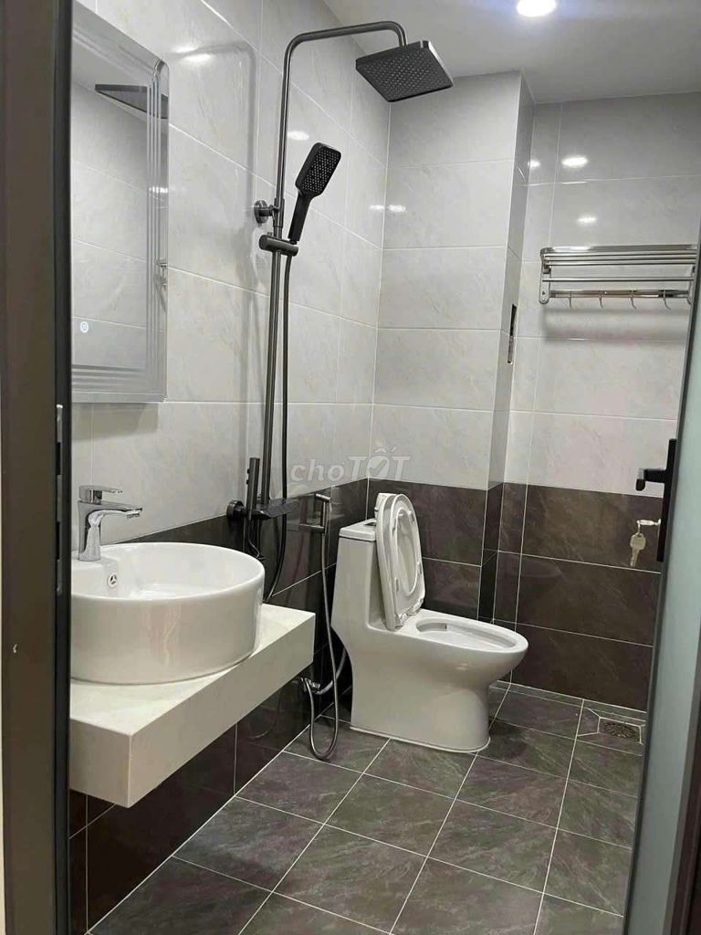 The master's shed 4 x 11 is 1 .1 . . . . . . . . . . 4 bedroom 3 toilets