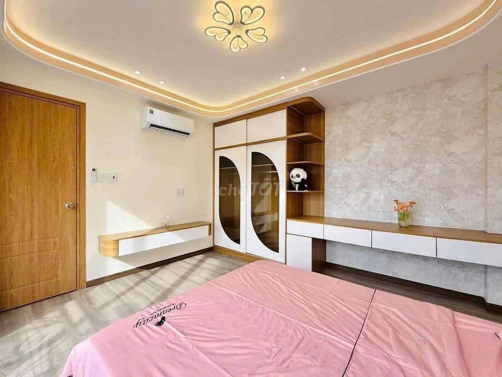 The master's shed 4 x 11 is 1 .1 . . . . . . . . . . 4 bedroom 3 toilets
