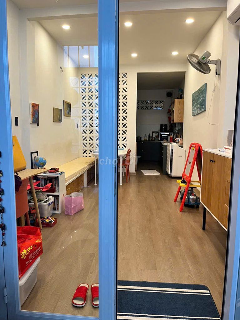 Rent a full house-- Trần Khắc Chân, District 1-- 15.5 million a month.