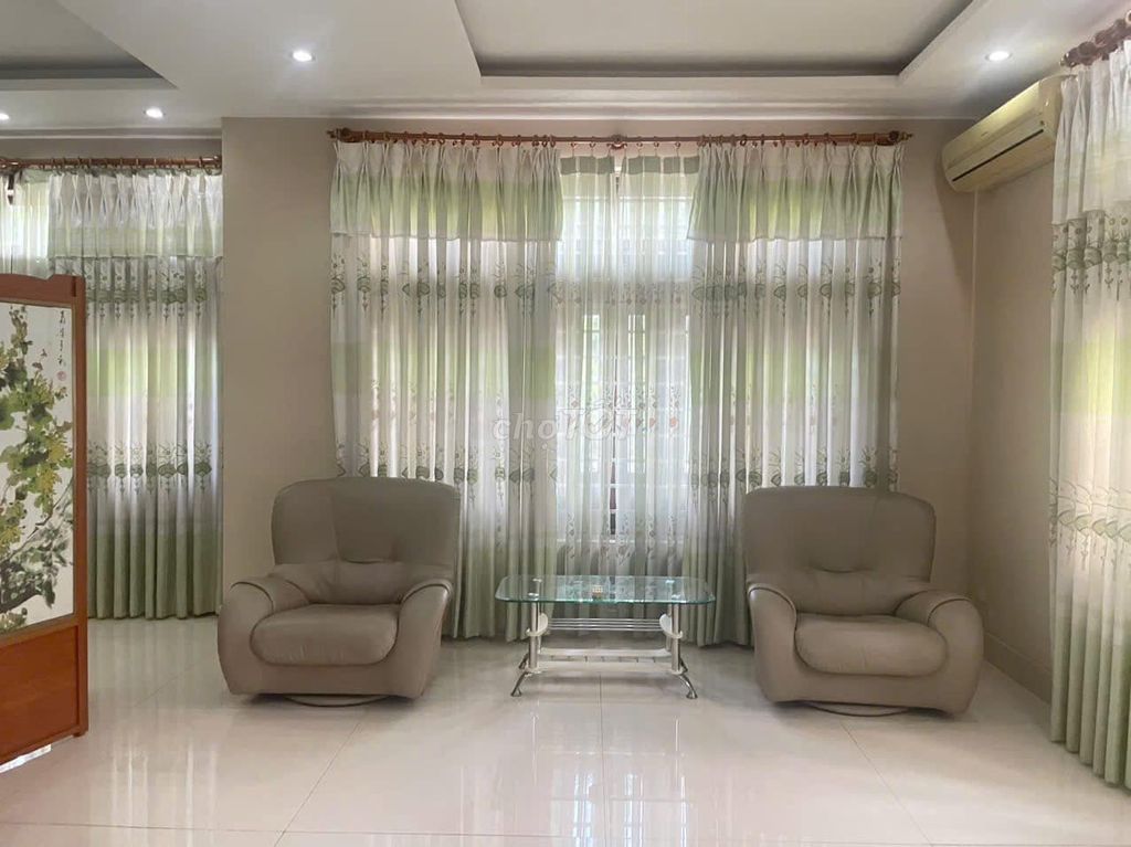 Firename, 1 13 C Street, area 10 x 22 meters, 3 panels