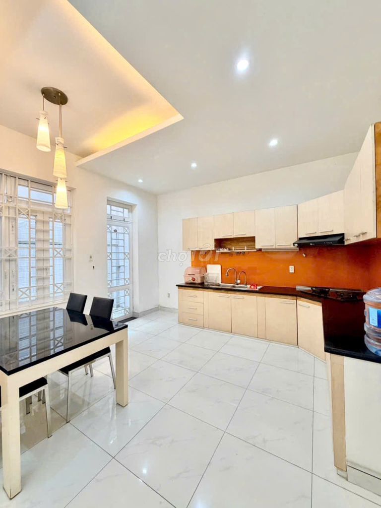 4 x25 meters 4 bedroom plus flat near coopmart bt