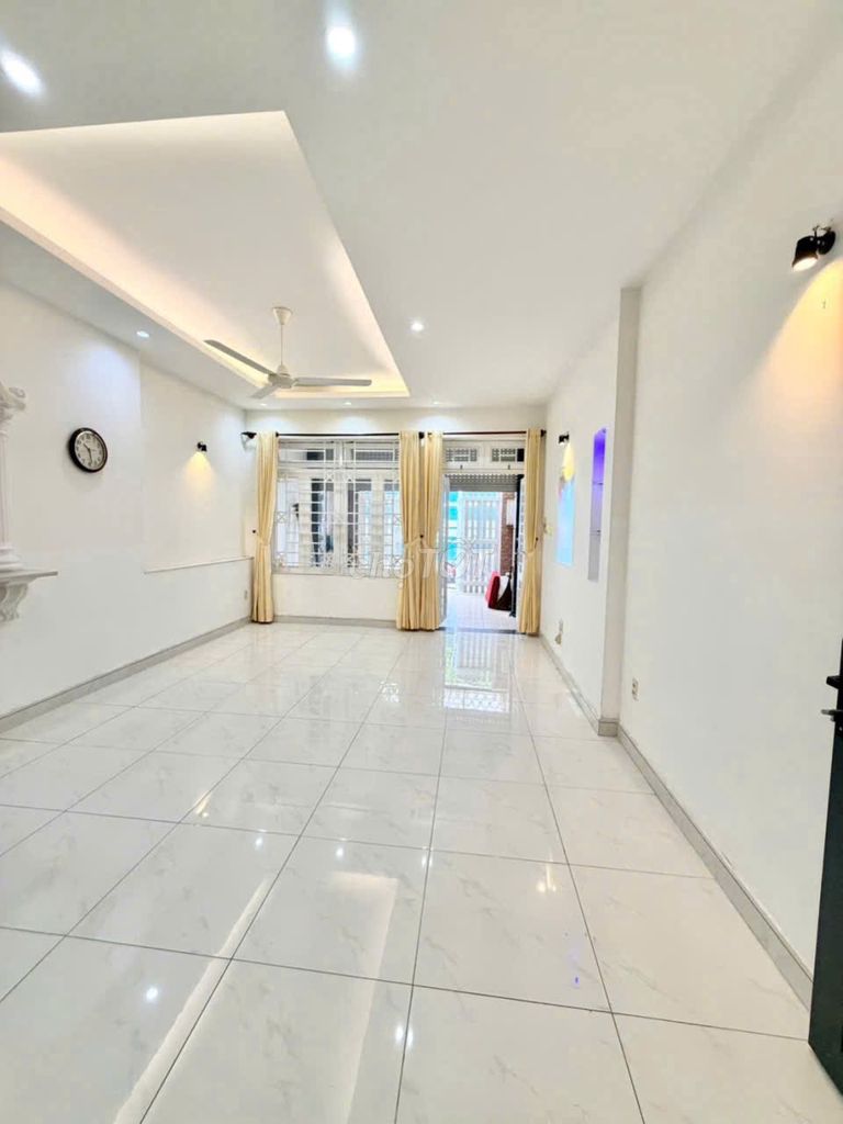 4 x25 meters 4 bedroom plus flat near coopmart bt