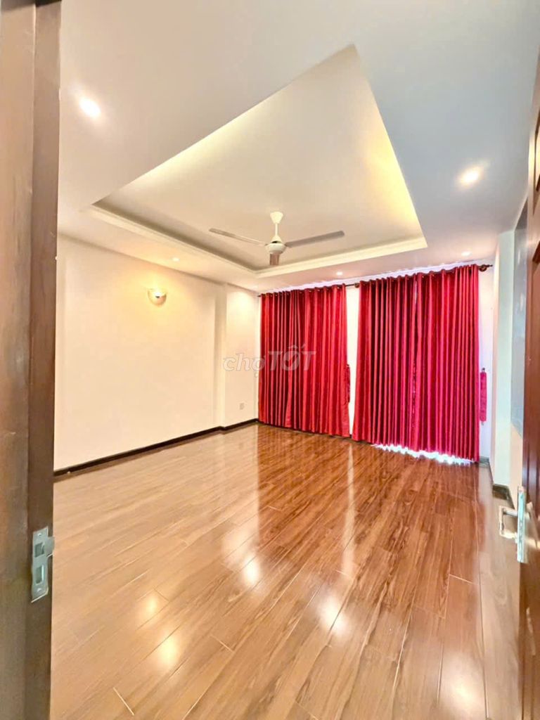 4 x25 meters 4 bedroom plus flat near coopmart bt