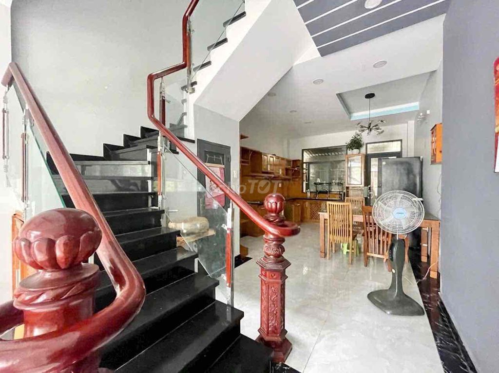 Original 4 Front Street suite P.Tân Phong District 7
