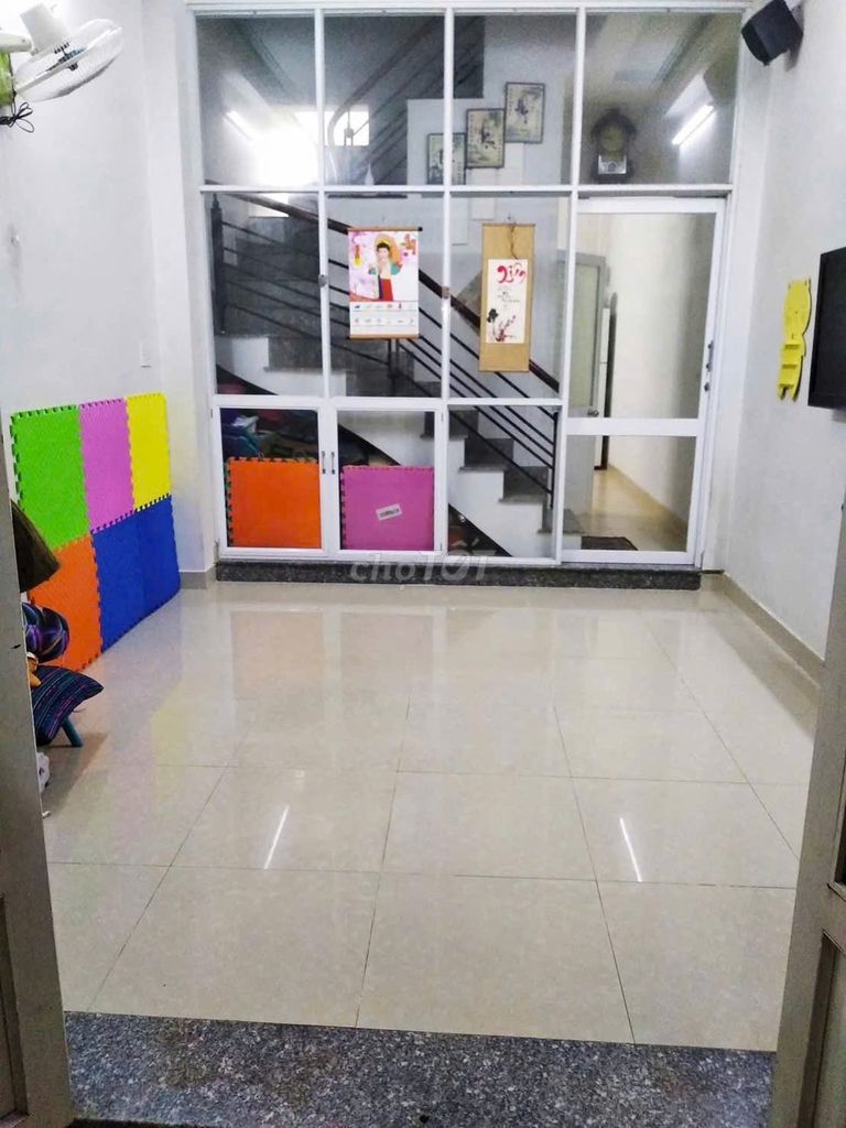 Rent the entire house on 209 Nguyễn Duy Cung, P. Western Society