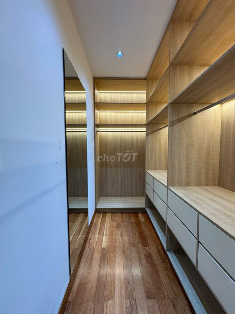 Rent the original jamona golden silk– area 7.4 X 18