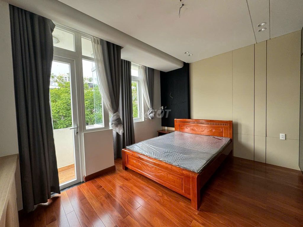 Rent the original jamona golden silk– area 7.4 X 18