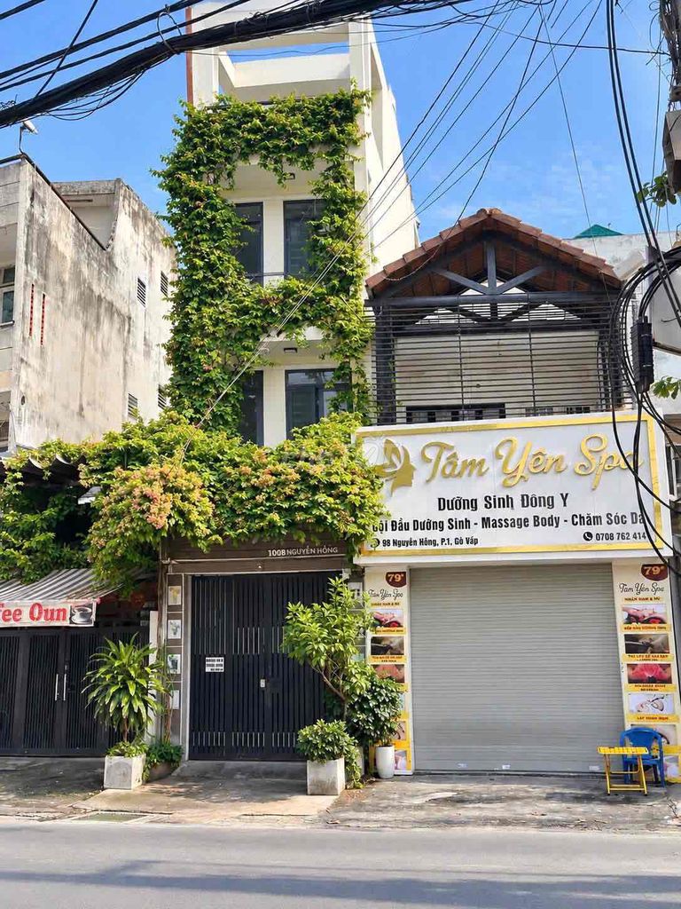 Three-story Nguyên Hồng front, 20 meters long, 22 million in business.