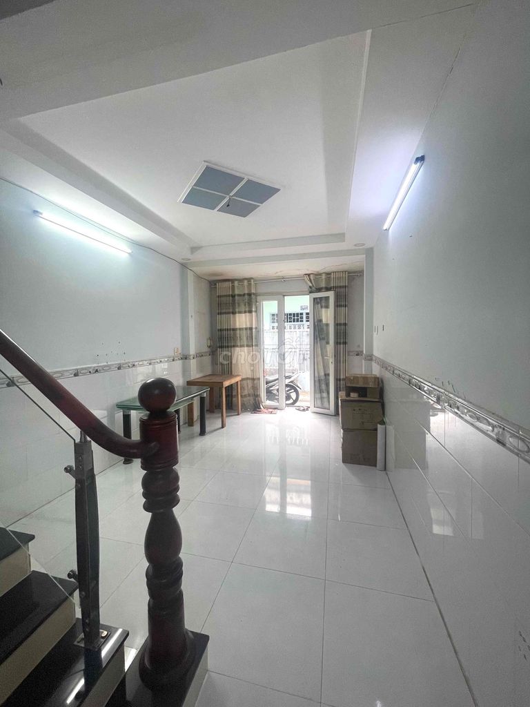 We're renting two bedrooms. Two toilets. 1.7.16 Gò Vấp.