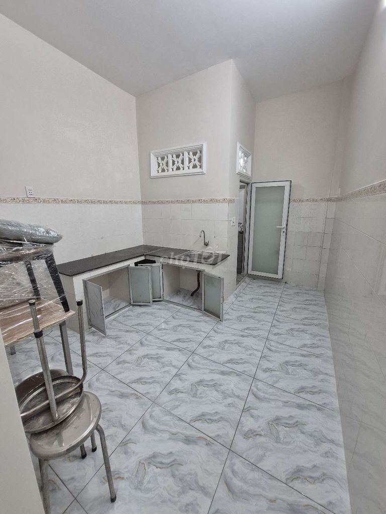 Rent a two-story bedroom, double-scanned health room in the Tây Thạnh hybrid school.