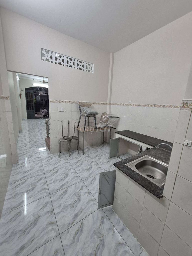 Rent a two-story bedroom, double-scanned health room in the Tây Thạnh hybrid school.