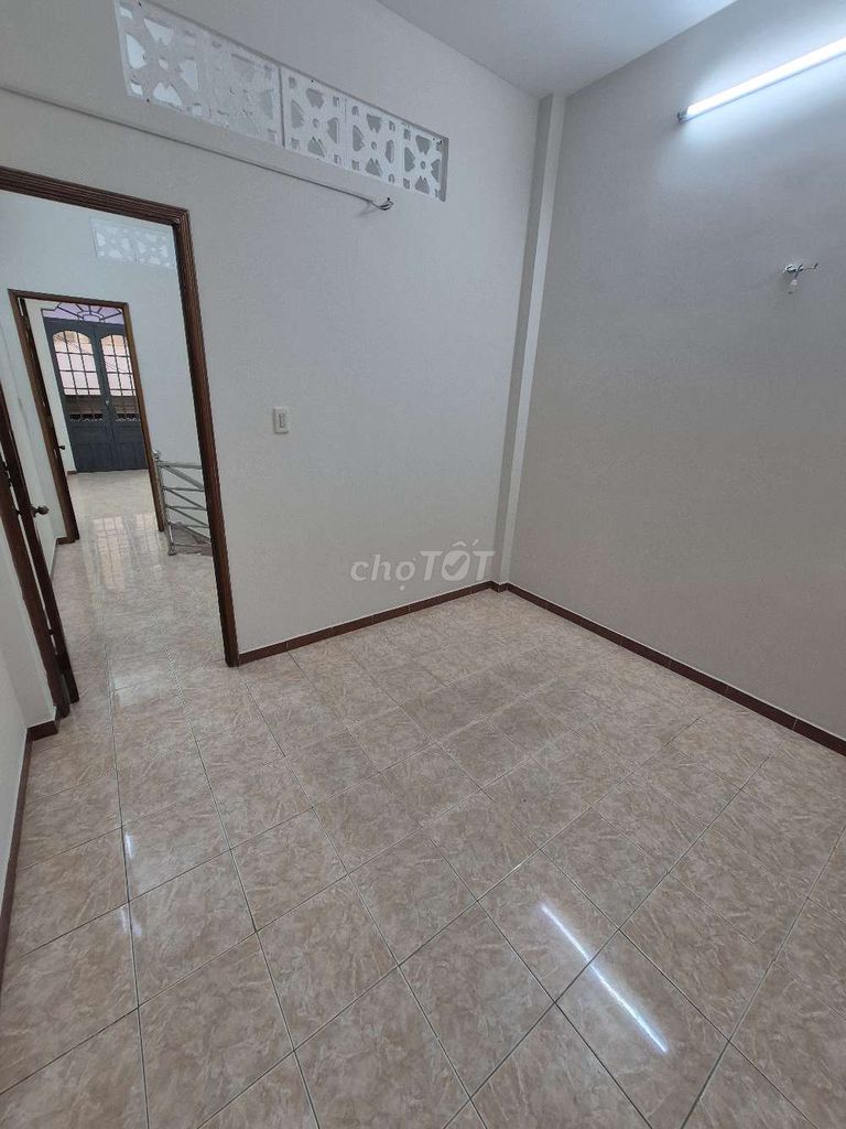 Rent a two-story bedroom, double-scanned health room in the Tây Thạnh hybrid school.
