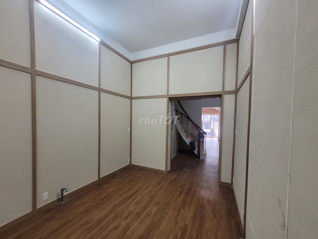 Rent a front house on A4 K300, Tân Bình.