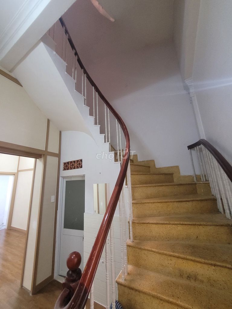 Rent a front house on A4 K300, Tân Bình.