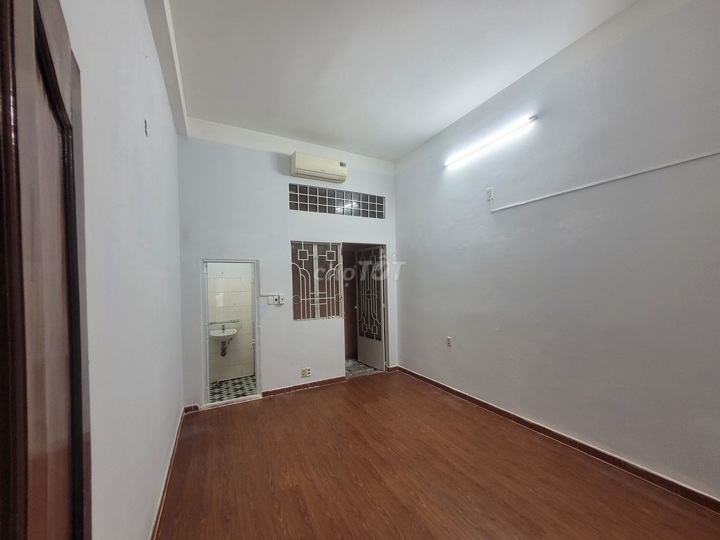 Rent a front house on A4 K300, Tân Bình.