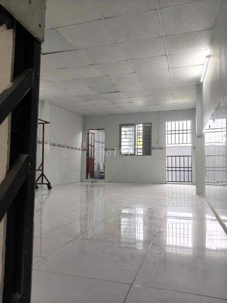 Two-story renter, four-and-a-half x19 Bình Hưng District 8 million.
