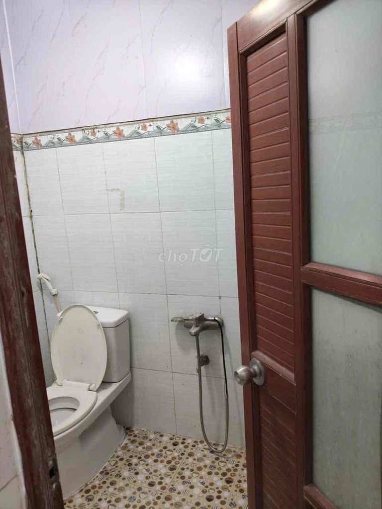 Two-story renter, four-and-a-half x19 Bình Hưng District 8 million.