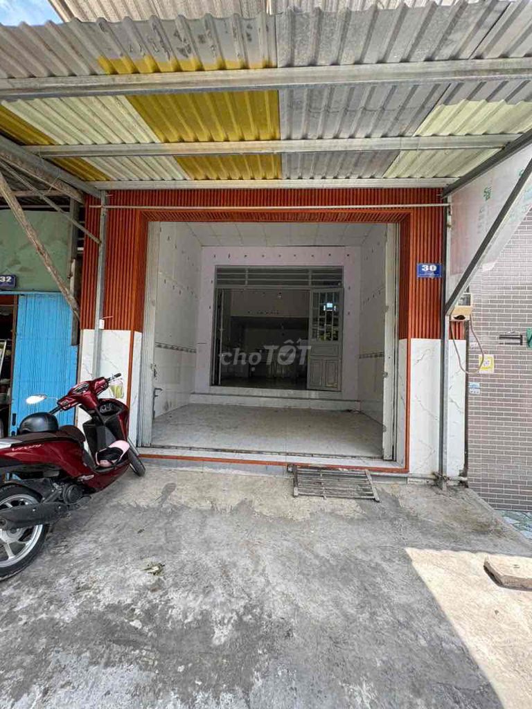 Two-story renter, four-and-a-half x19 Bình Hưng District 8 million.