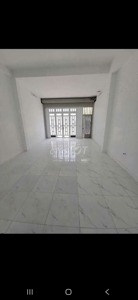 Rent 5 x 20 meters a floor 3 bedroom 3 Y-shaped toilets