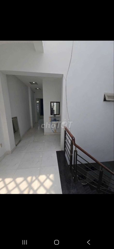Rent 5 x 20 meters a floor 3 bedroom 3 Y-shaped toilets