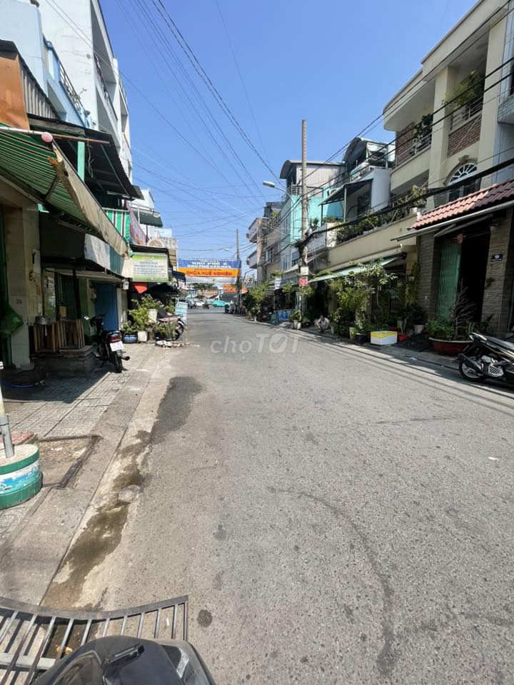 Rent a house on số 30 Street. Name of Fire.4.5 x 20 meters. Three.5.20 million a month.