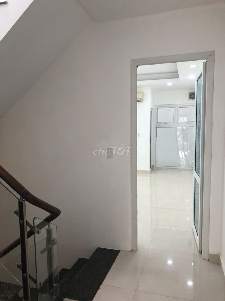 Rent a house. 1382 A Sư Vạn Hạnh.2-2.