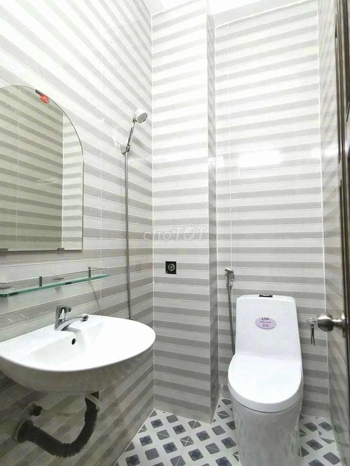 Rent a house. 1382 A Sư Vạn Hạnh.2-2.