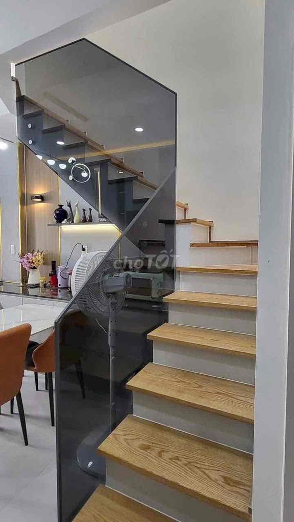 Nice house. Full interior. Blue. Two bedrooms.