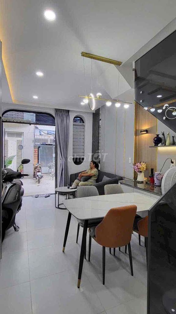 Nice house. Full interior. Blue. Two bedrooms.