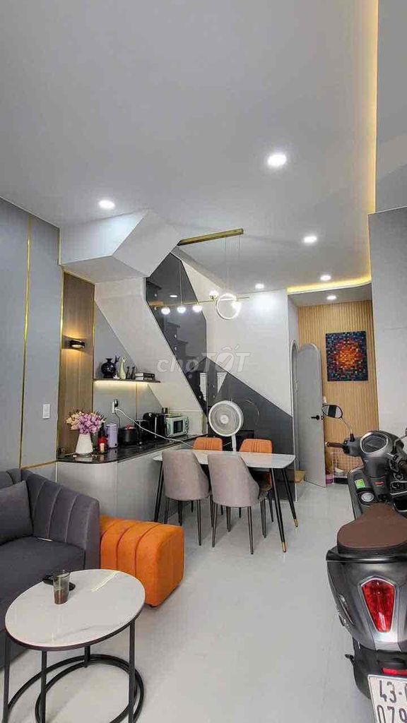 Nice house. Full interior. Blue. Two bedrooms.