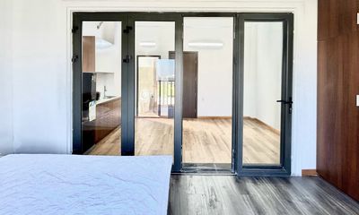 Rent the apartment. A big bedroom. In lake view city near An Phú delivery button.
