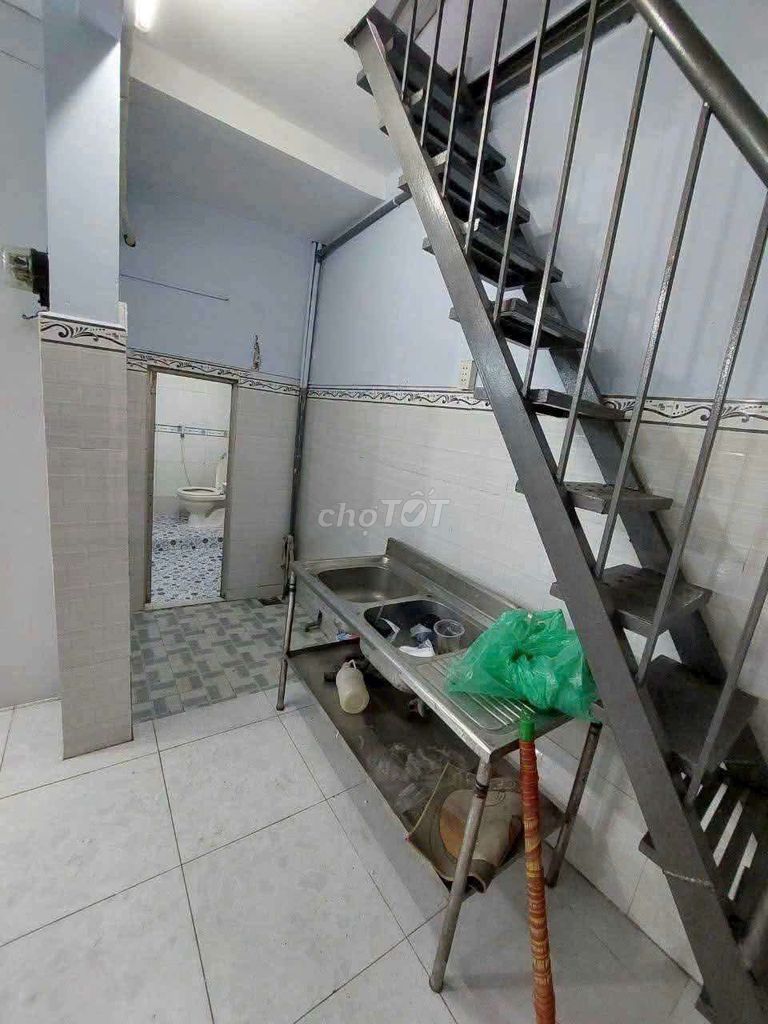 For the motor alley building, one car, Cao Thắng District 10.