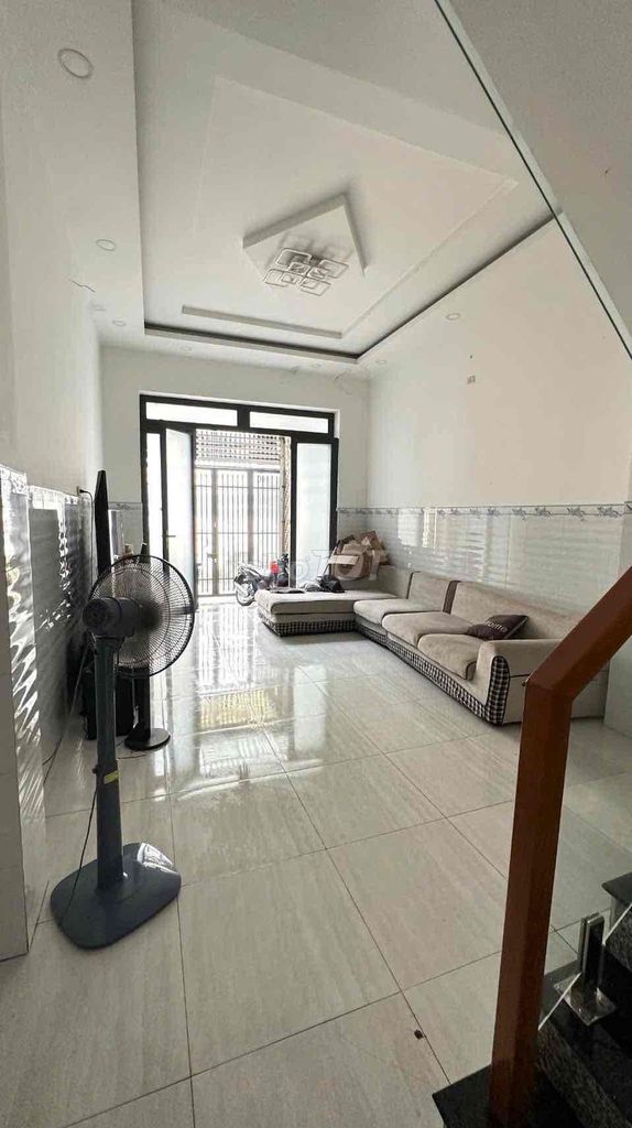 Hương Lộ 2 alleyhouse, area 4 x16 m2 5 bedrooms, wide courtyard and interior.