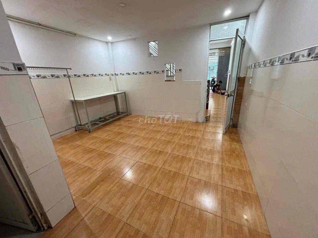 Renting houses near Lê Trọng Tấn and ENGIVERS