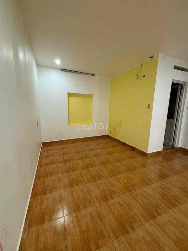 Renting houses near Lê Trọng Tấn and ENGIVERS