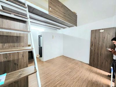 Superstore empty - apartment 30 M2 full interior right here in District 2