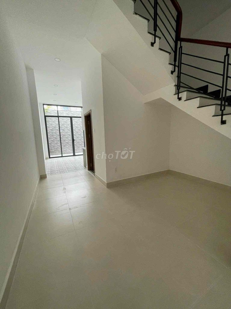 Rent a Phạm Hữu Lầu public hall. Ih: