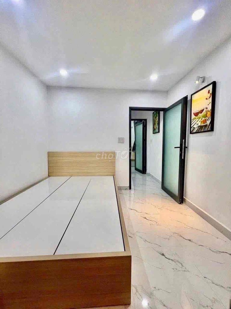 Rent Full Seven and three Dương Quảng Hàm Bedrooms 10 million