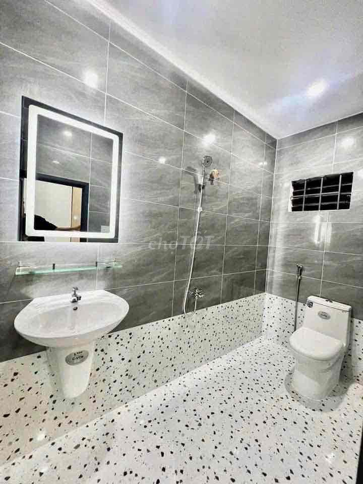 Rent Full Seven and three Dương Quảng Hàm Bedrooms 10 million