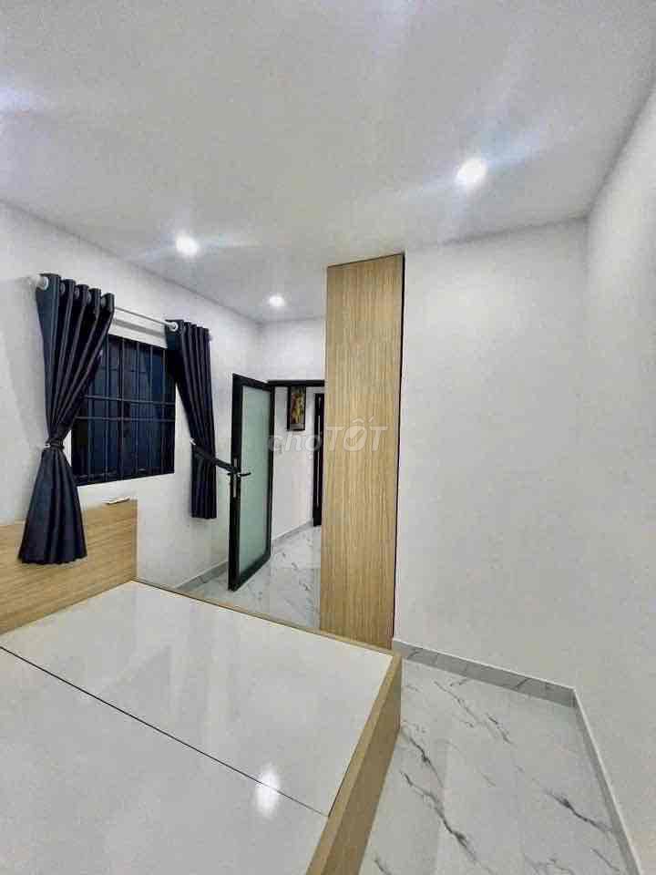 Rent Full Seven and three Dương Quảng Hàm Bedrooms 10 million