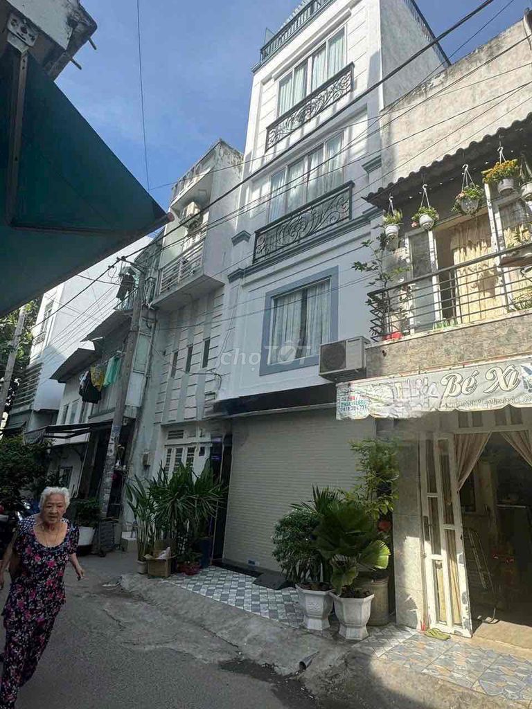 The Judson Hall is suitable to stay and Kadokawa's home is rented
