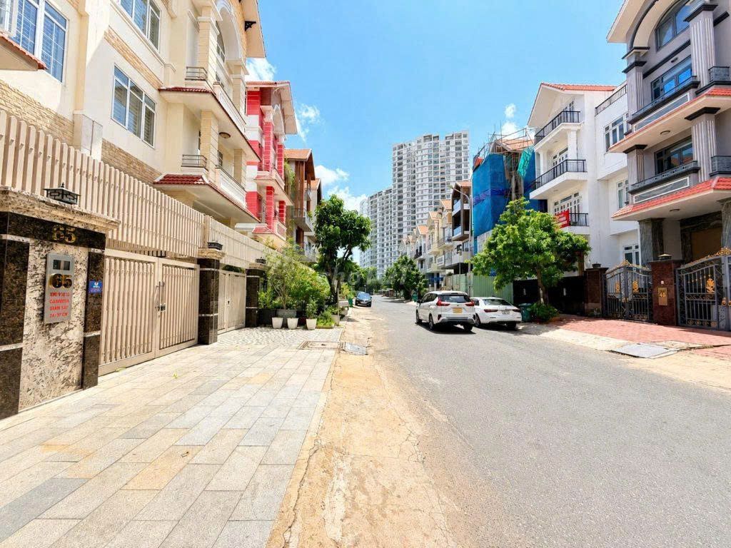 For the original house, the neighborhood he blues, the area of 750 X20 M