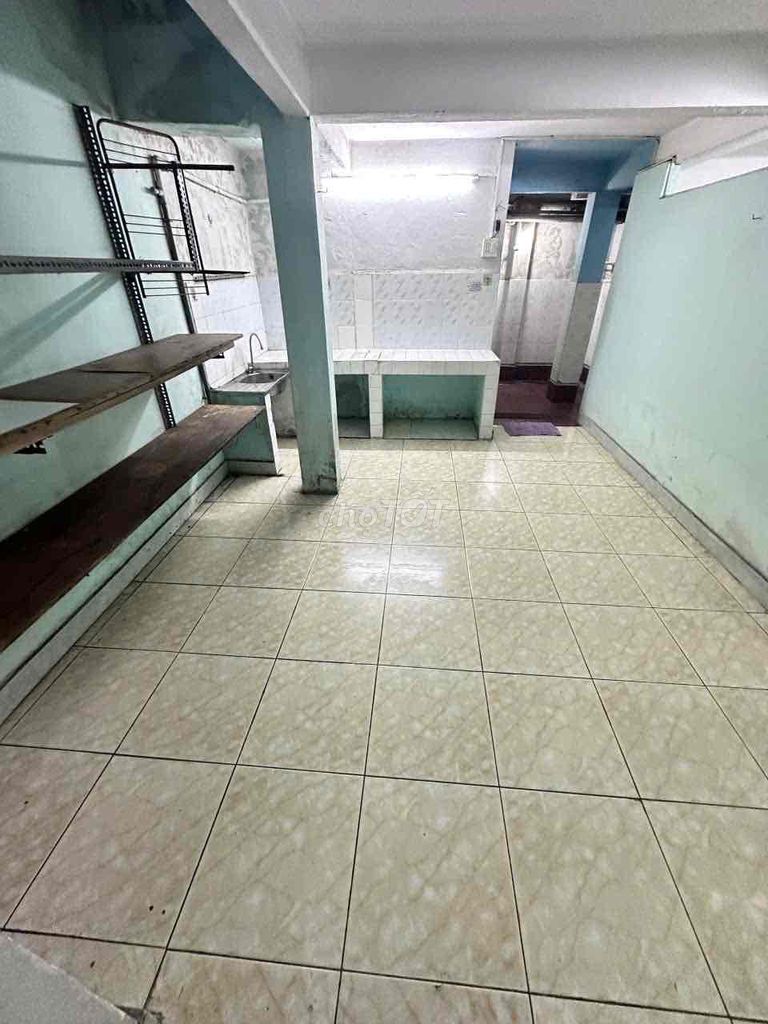 Rent the original house 6 x 17 meters 1st floor Phan Xích Long Phú Nhuận.